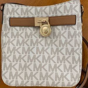 Michael Kors Signature crossbody